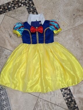 Snow White  Princess  Costume with Red Bow